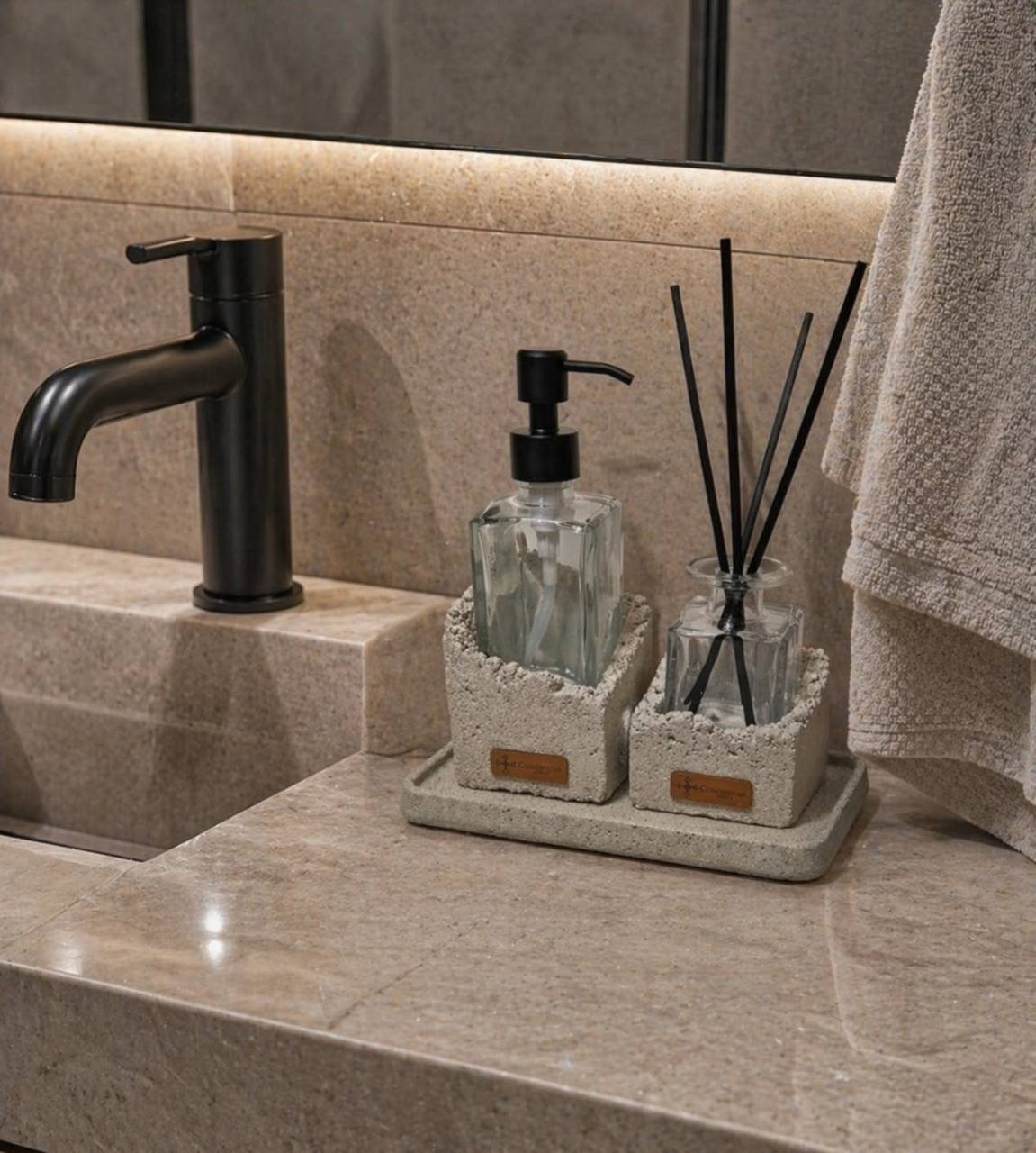 Accessoires de salle de bain en marbre